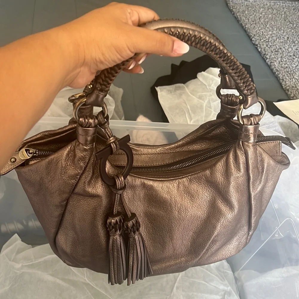Salvatore Ferragamo Bag. Metallic Shoulder Leather Bag.‎